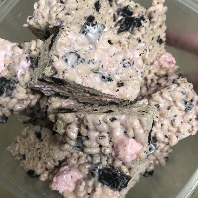 Adalyn's OREO RICE KRIPSIE TREATS